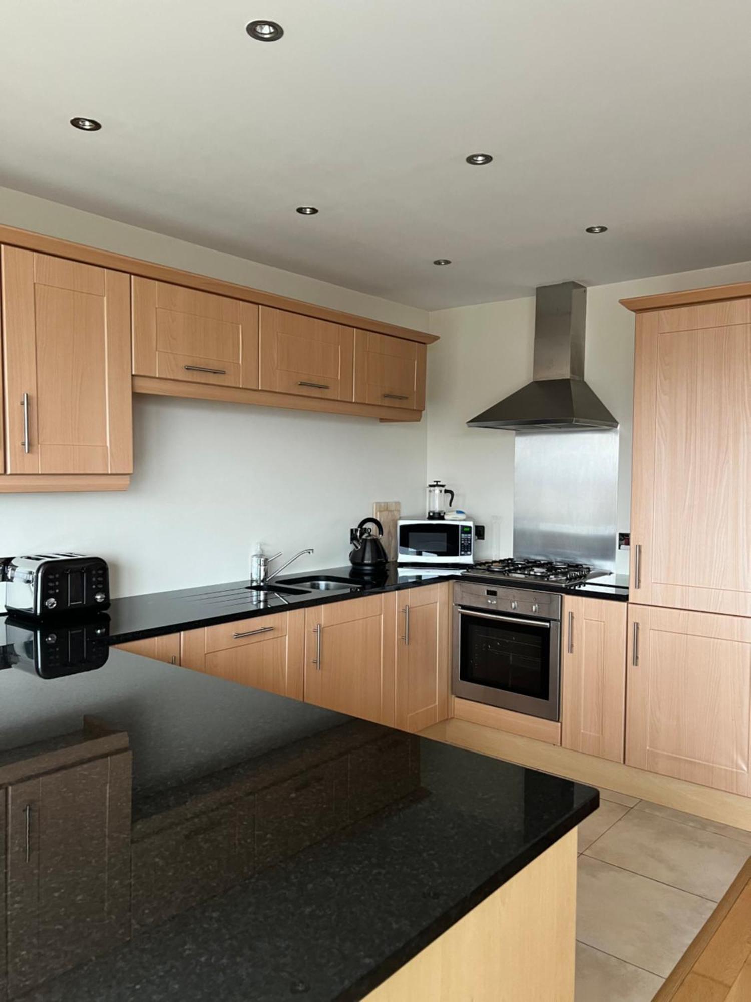 פורטראש Penthouse Apartment - Town Centre, Sea Views, Secure Parking מראה חיצוני תמונה