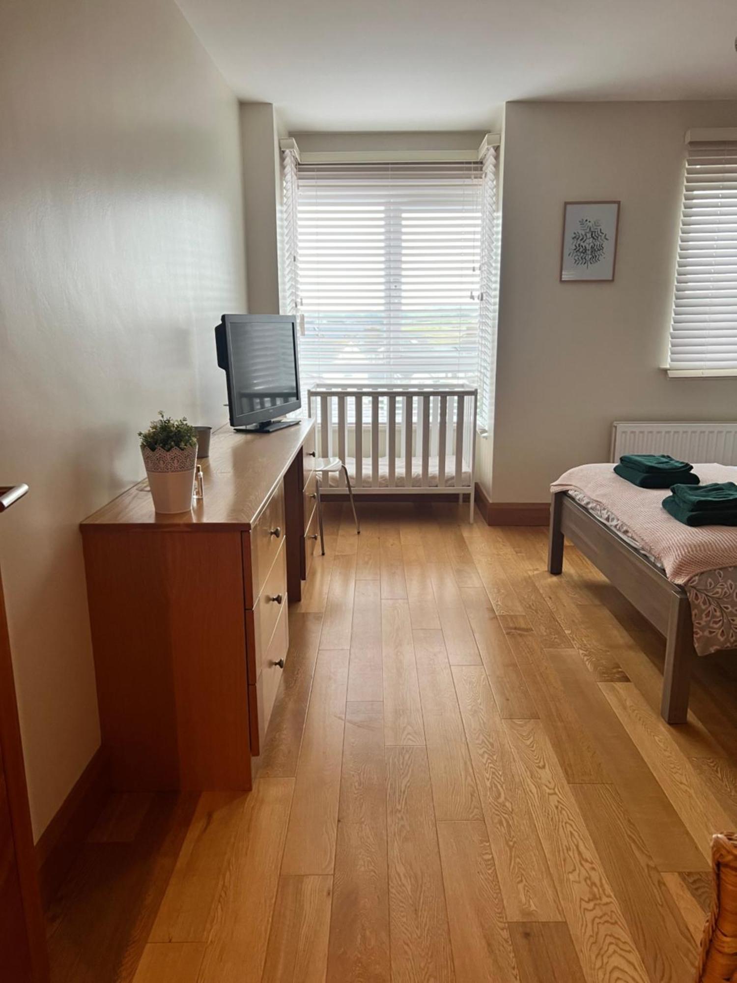 פורטראש Penthouse Apartment - Town Centre, Sea Views, Secure Parking מראה חיצוני תמונה